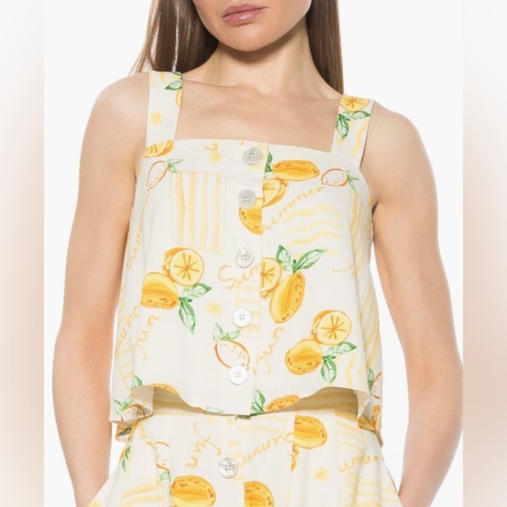 NEW…Alexia Admor Elena Button-Front Top